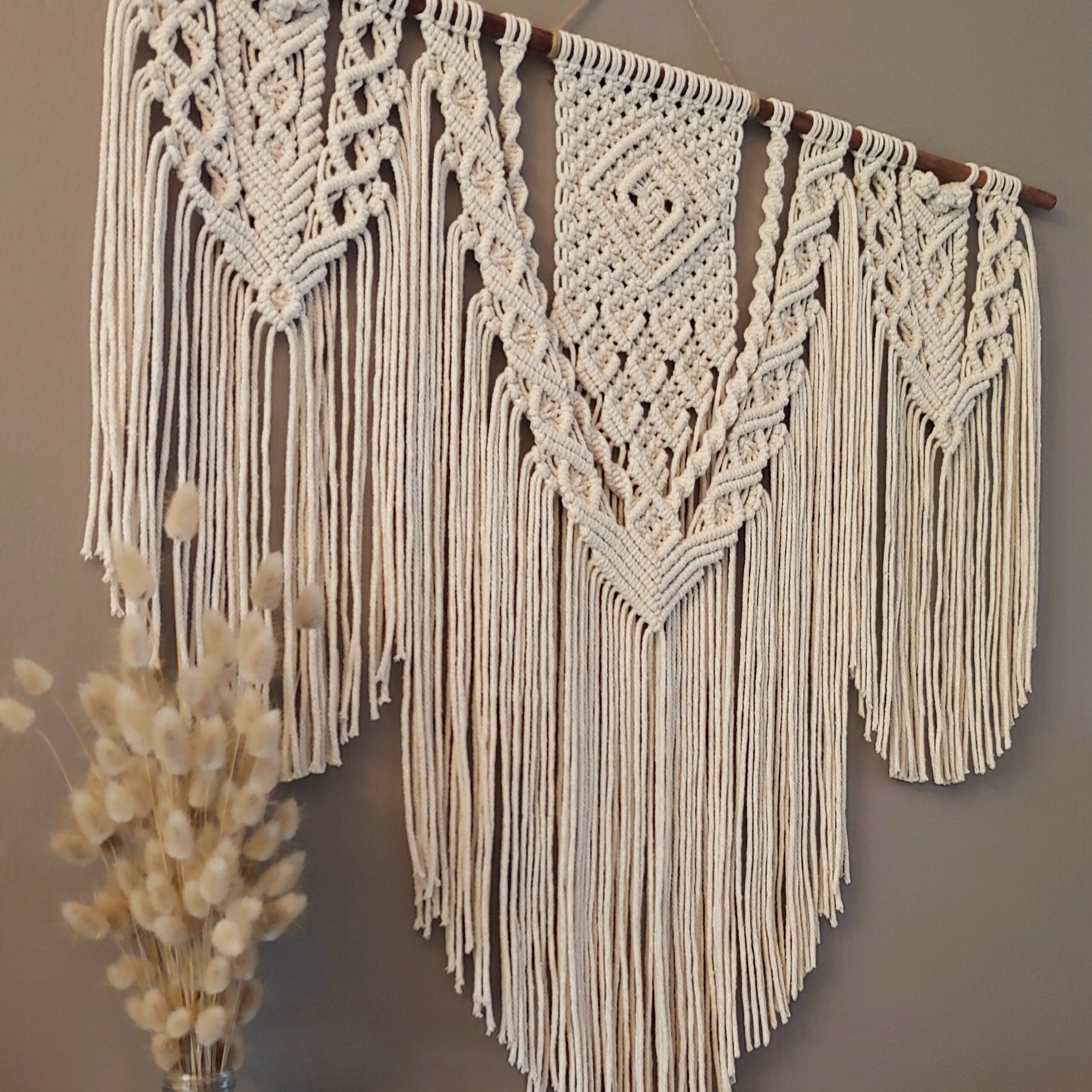 Kelly - Macramé Wall Hanging ⋆ Needle & Claw