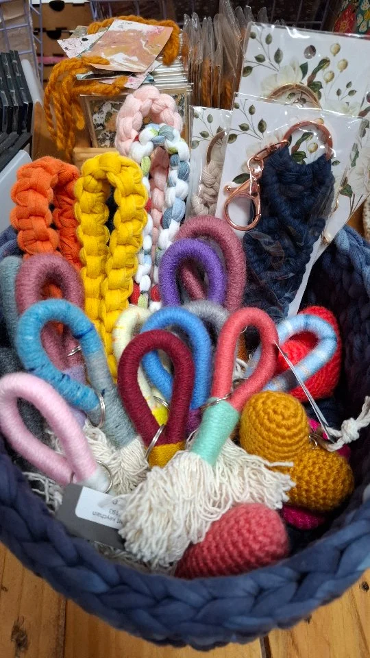 Macrame Keychain ⋆ Needle & Claw